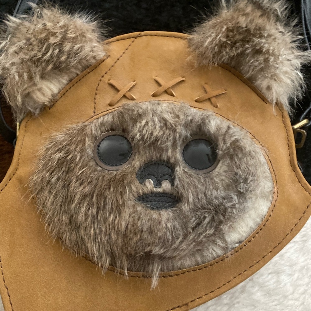 Crossbody Ewok loungefly bag